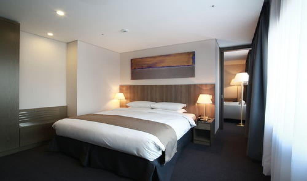 Amid Hotel Seoul Exterior photo