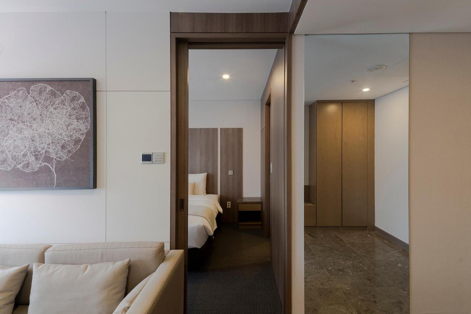 Amid Hotel Seoul Exterior photo